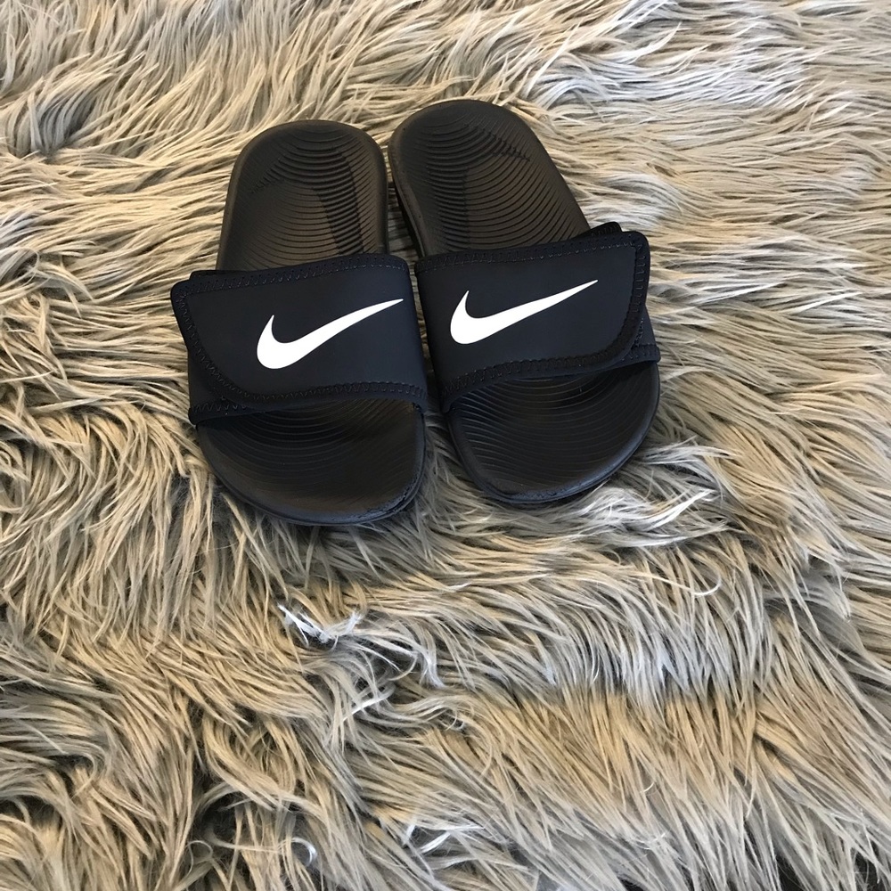 Nike slides